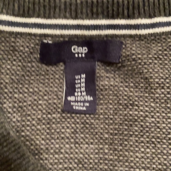 Gap v neck sweater - Picture 2 of 4